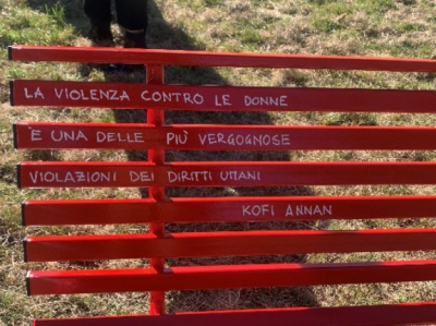 Continua l'iniziativa &ldquo;panchina rossa&rdquo;: inaugurazioni ad Apecchio, Gabicce e Camerino.